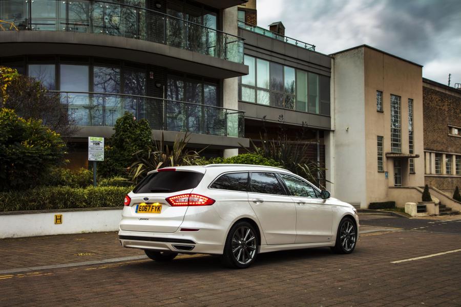  Ford Vignale Mondeo Estate 2015 года  (UK) (фото 9 из 10)